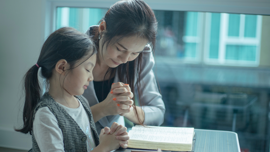 Tips for Leading Children In Prayer